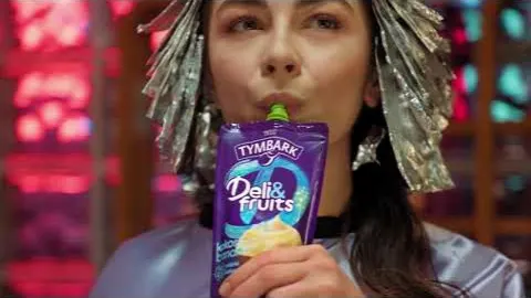 Kadr z reklamy Tymbark: Deser? Mamy na to Mus