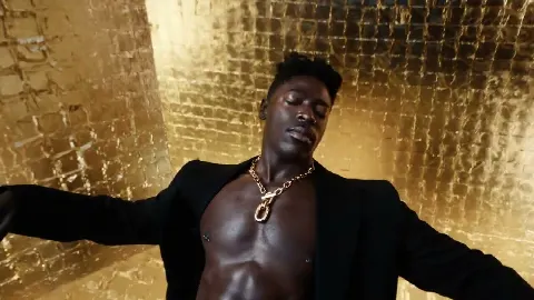 Kadr z reklamy Rabanne: Million Gold, 2024