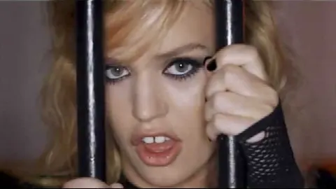 Kadr z reklamy Rimmel - Scandaleyes Mascara