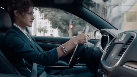 Kadr z reklamy Chrysler: 300, Kings & Queens of America
