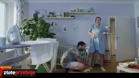 Kadr z reklamy Złote przeboje: Muzyka mojego życia