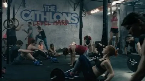 Kadr z reklamy Decathlon: Cross Training #TheCathlons